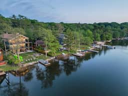 Lake Front Livin - Image 4