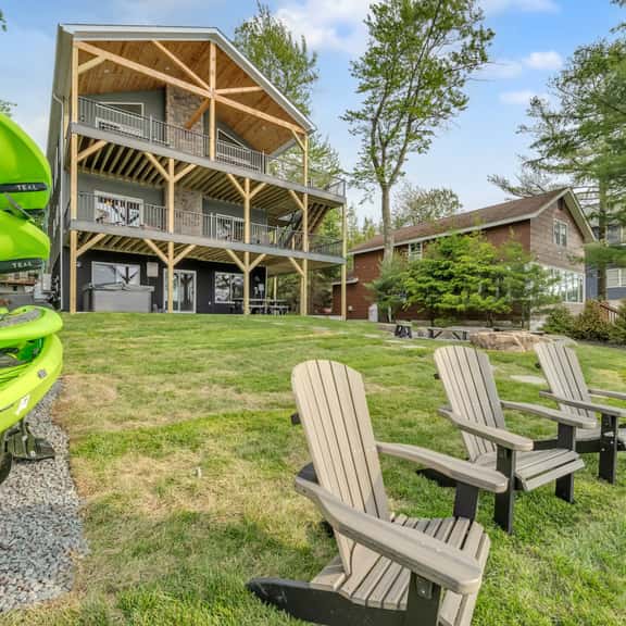Lake Front Livin - Image 1