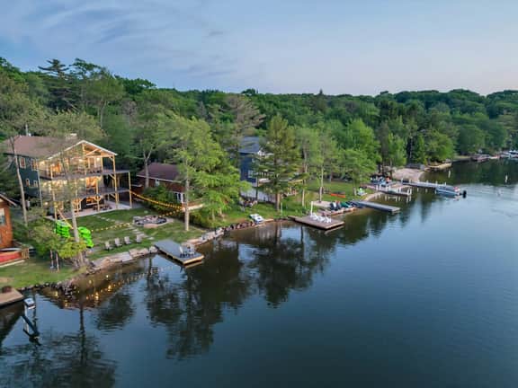 Lake Front Livin - Image 4