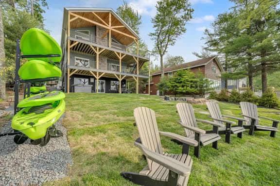 Lake Front Livin - Image 1