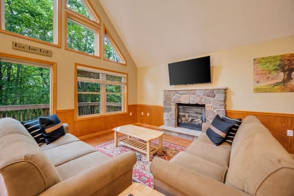 Hilltop Hideaway - Image 1