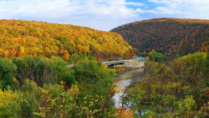 Experience the Magic of Autumn in the Poconos!