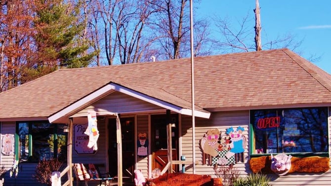 Visit Piggy's Restaurant to Experience Delicious Hickory-Smoked Meats