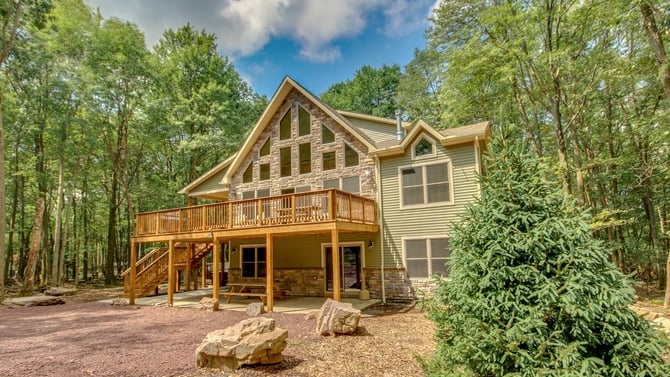 10-Bedroom Vacation Houses in the Poconos